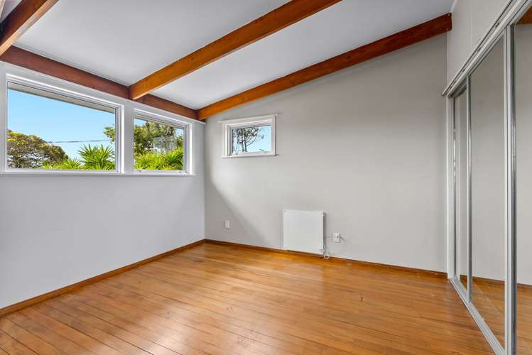 27 Colmar Road Mellons Bay_24