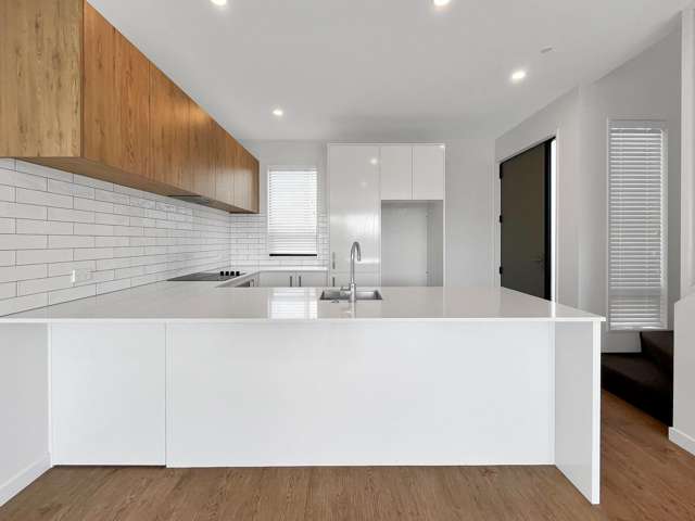 124 Warden St Shirley_1