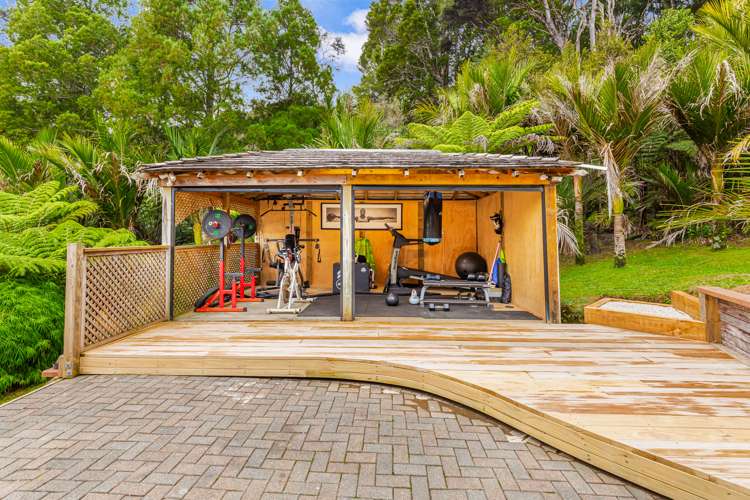 1075 Huia Road Huia_13