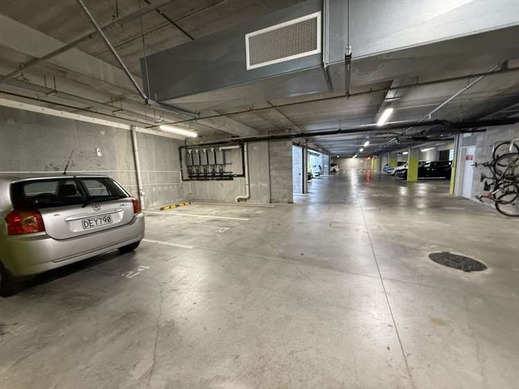 1R/10 Normanby Road Mount Eden_11