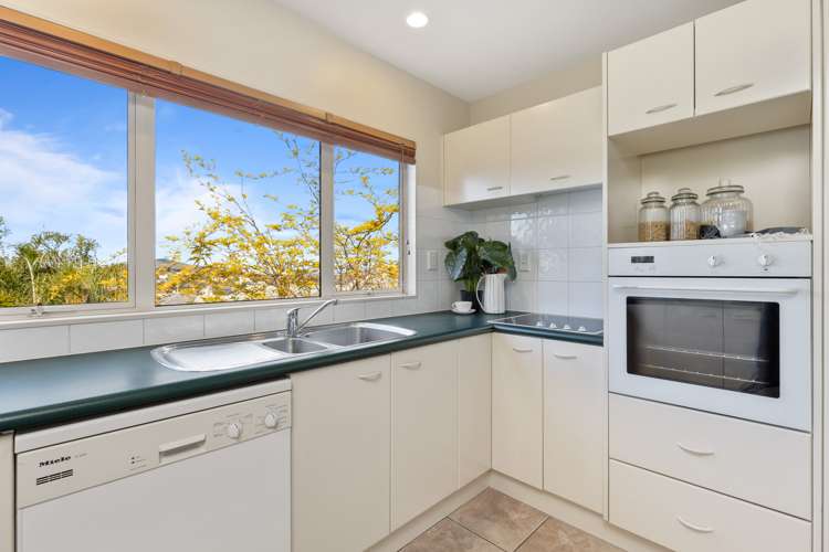 2/23 Wairau Road Forrest Hill_4