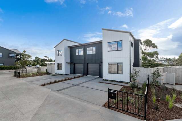 Modern Family Living in the Heart of Waiata Shores
