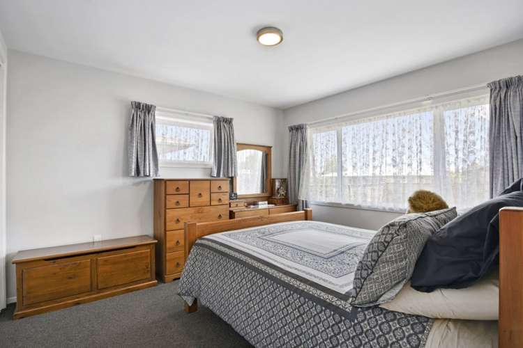 17 Tennyson Crescent Stoke_4