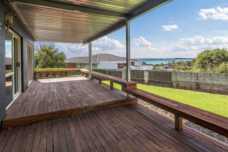 7 Paisley Street Mellons Bay_19