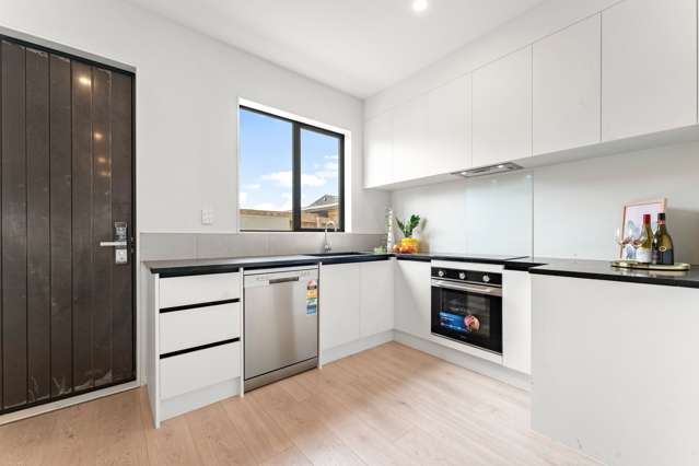 12/3226 Great North Road New Lynn_2