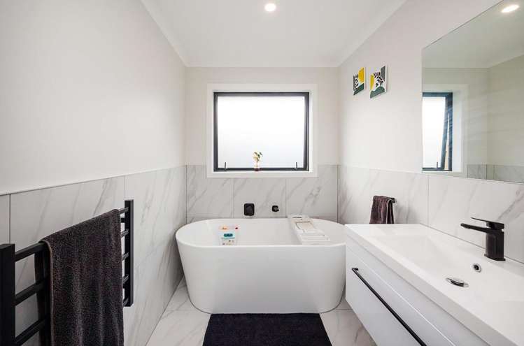 8 Henty Lane Marton_8