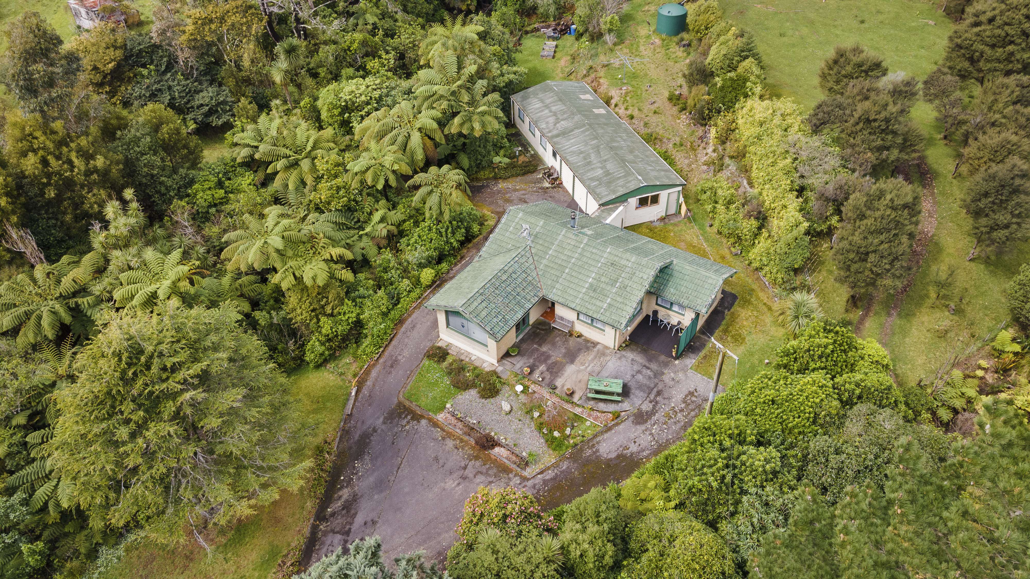 977 Coast Road Wainuiomata Coast Lower Hutt City Houses for Sale