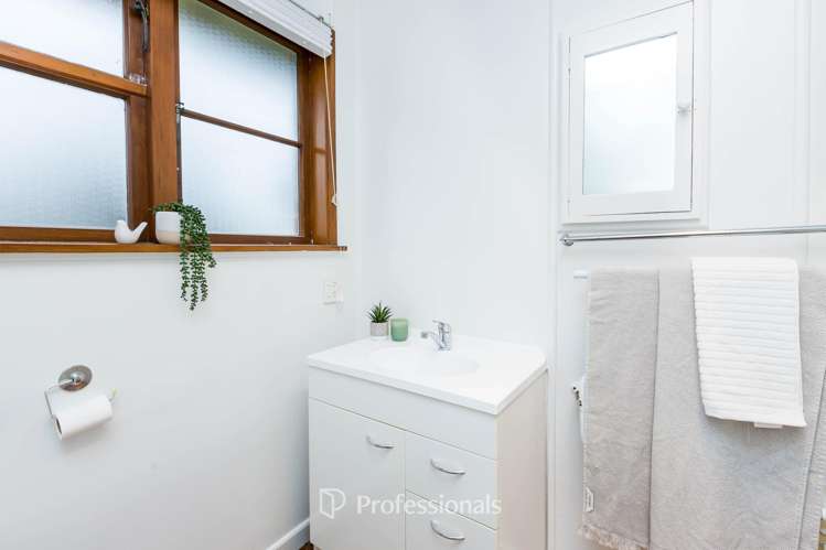 16 Hazel Street Ebdentown_10