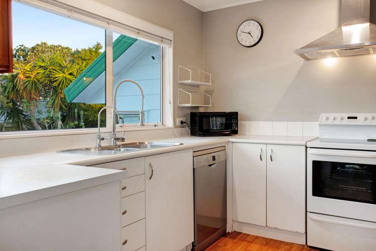 37 Charlotte Street Stanmore Bay_10