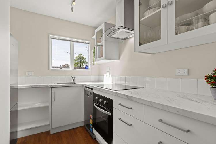 2/139 Brougham Street Addington_3