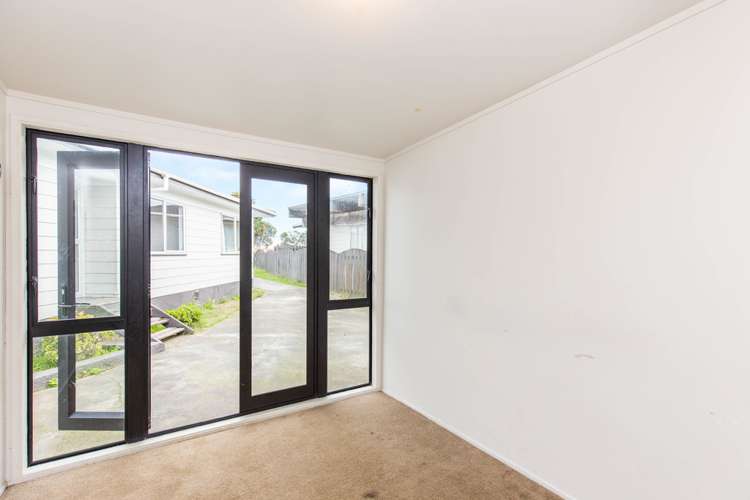 498 Roscommon Road Clendon Park_16
