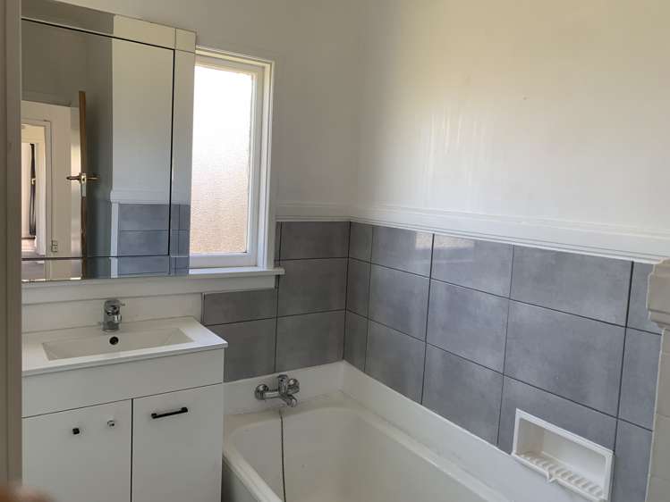 8 Andrew Street Allenton_12