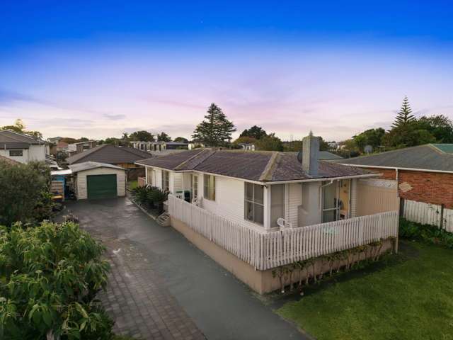 Vendor Selling $270,000 Below RV. Take Note!