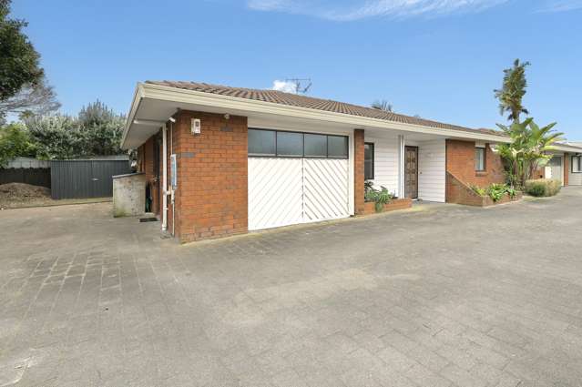 Private, sunny, close to beach