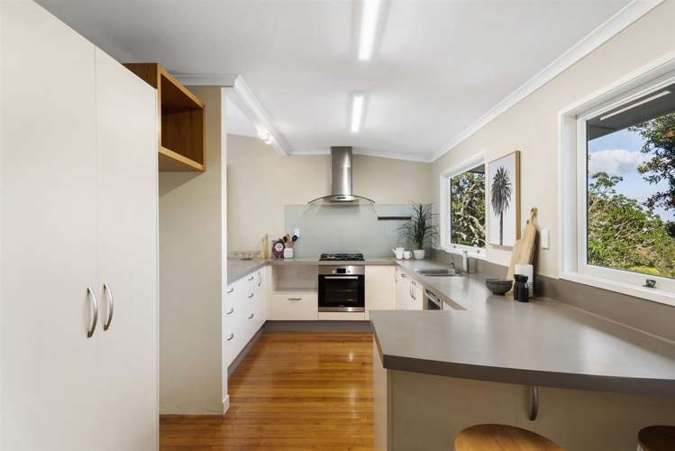 76 Parr Terrace Castor Bay_10