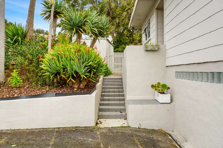 275 Hillsborough Road Hillsborough_17