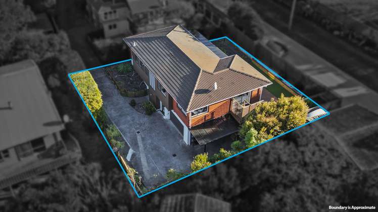 2/20 Beach Road Mellons Bay_30