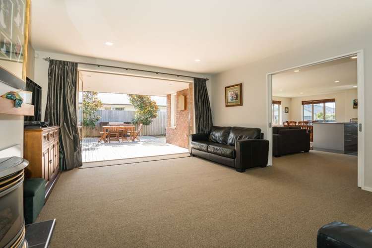 11 Tatahi Street Parklands_10