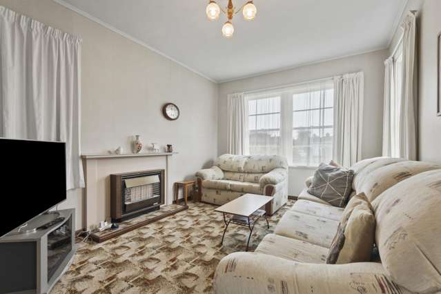 112 Savage Crescent West End_2