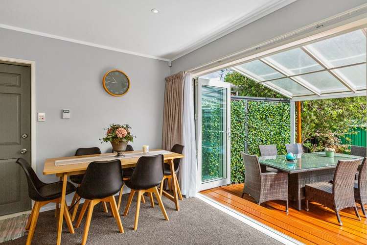 1/12 Doment Crescent Orewa_10