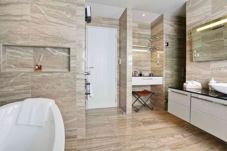 81 Seacliffe Avenue Narrow Neck_15