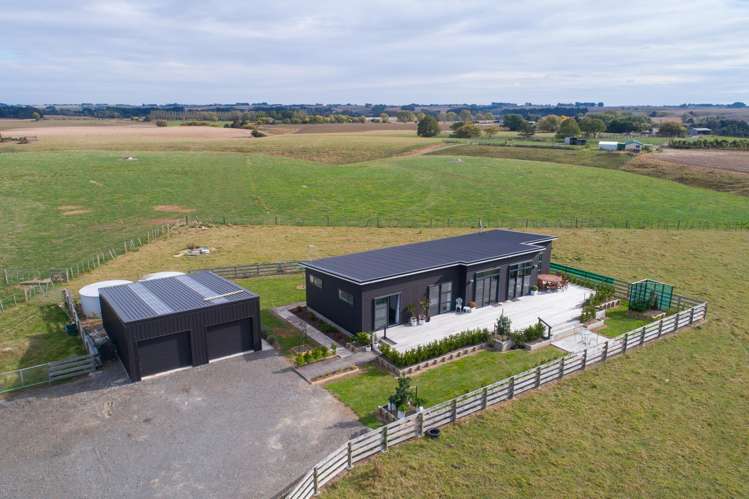 567 Lethbridge Road Halcombe_2