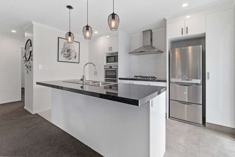 6 Muirfield Crescent Aongatete_2