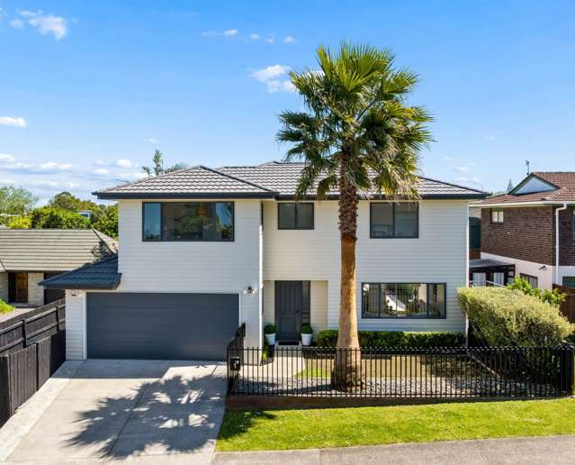 A Home for Family Living, Close to Howick Beach!