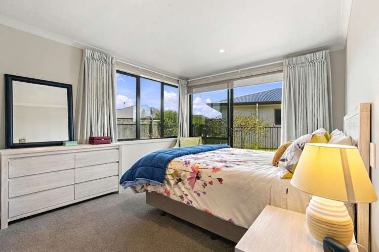 15 Noumea Drive Rangatira Park_16