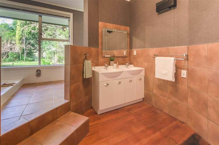 32 Peka Peka Road Peka Peka_12