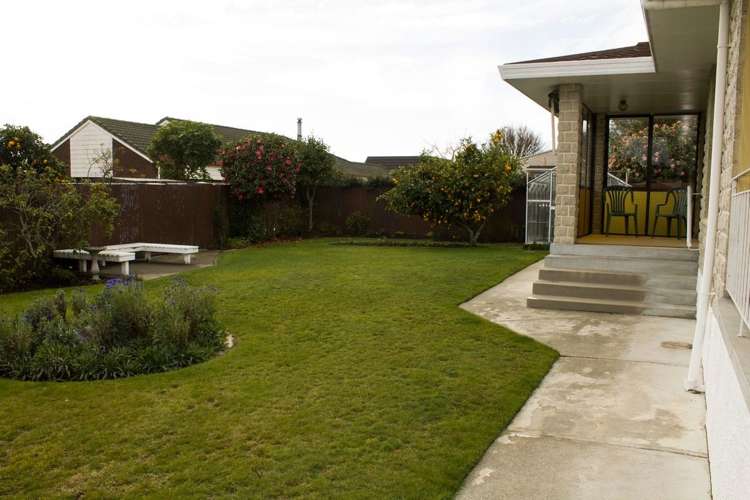 54 Farnham Drive Richmond_9