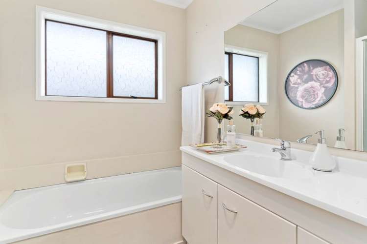 1/3 Tirimoana Road Te Atatu South_6