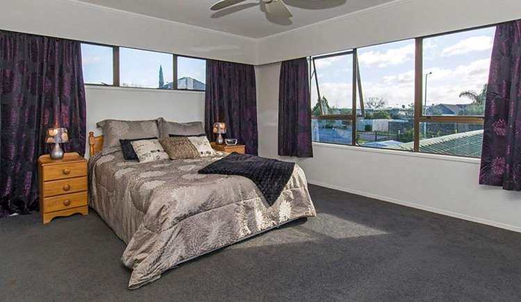 18 Bradbury Road Botany Downs_6