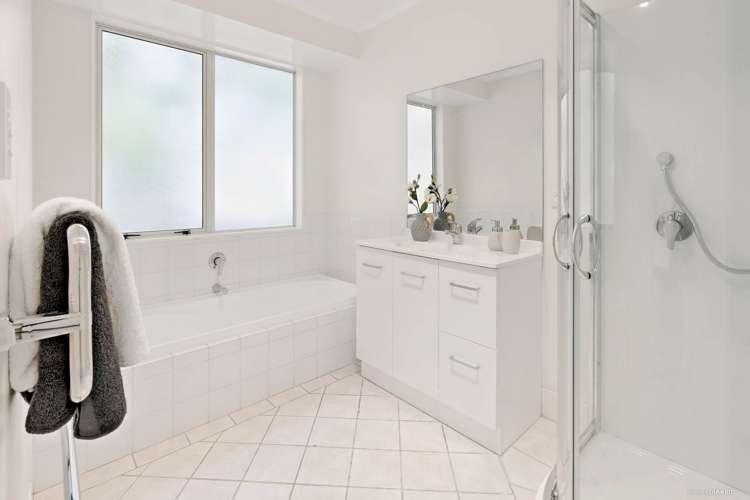 1/57 Whitford Road Botany Downs_9