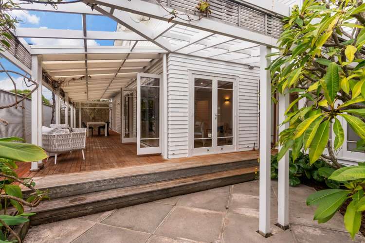 2 Lynch Street Pt Chevalier_17