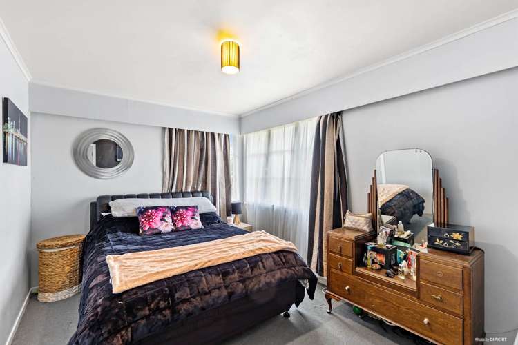 15 Amberley Avenue Te Atatu South_9