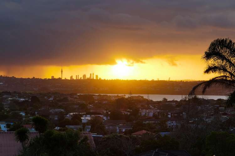 10 Etherege Place Mellons Bay_34