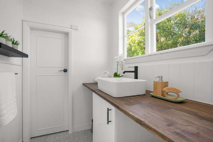 20 Titiro Moana Road Korokoro_5