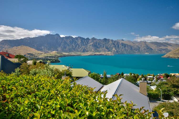 10a Caples Place Fernhill/Sunshine Bay_15