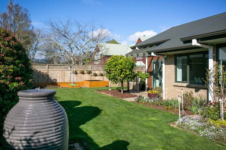 10 Fairburn Place Leamington_23