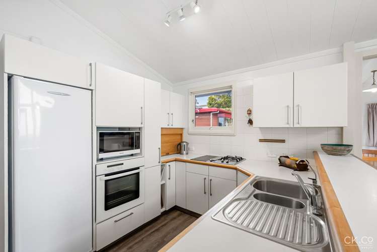 224 Dowse Drive Maungaraki_6