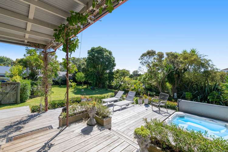 1 Green Lane Helensville_26