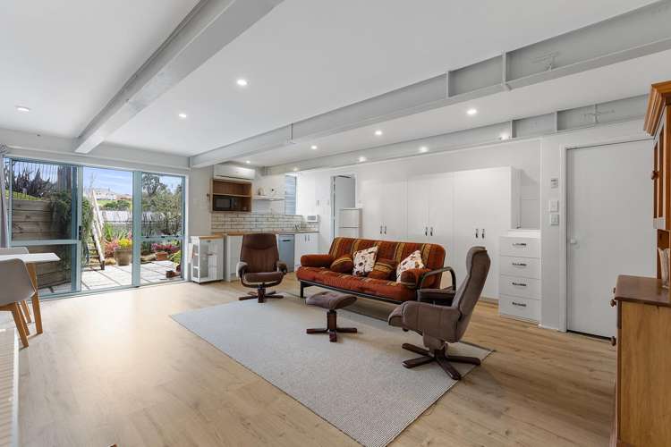 51 Esk Street Parkvale_13