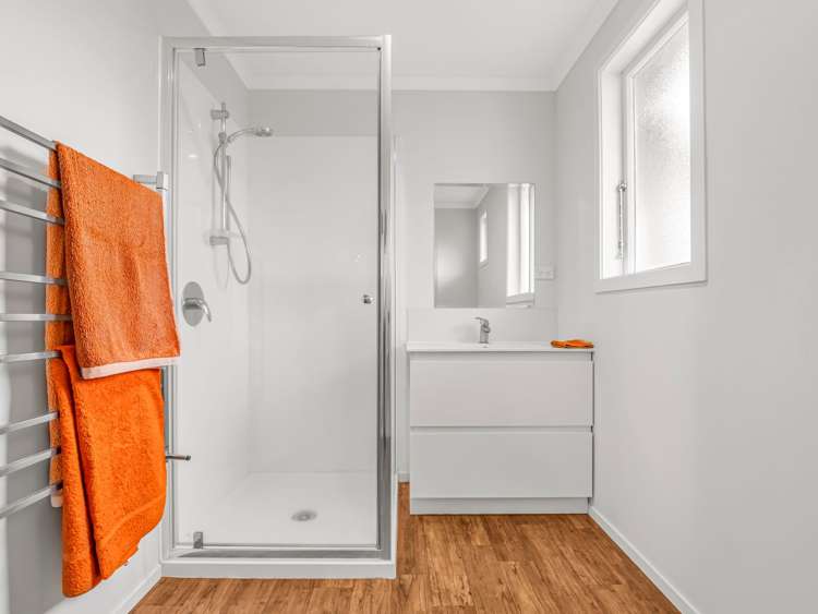 22 Sunrise Avenue Owhata_15