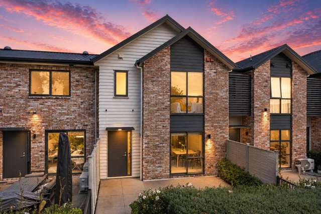 Modern, Bright & Spacious; Facing Reserve!