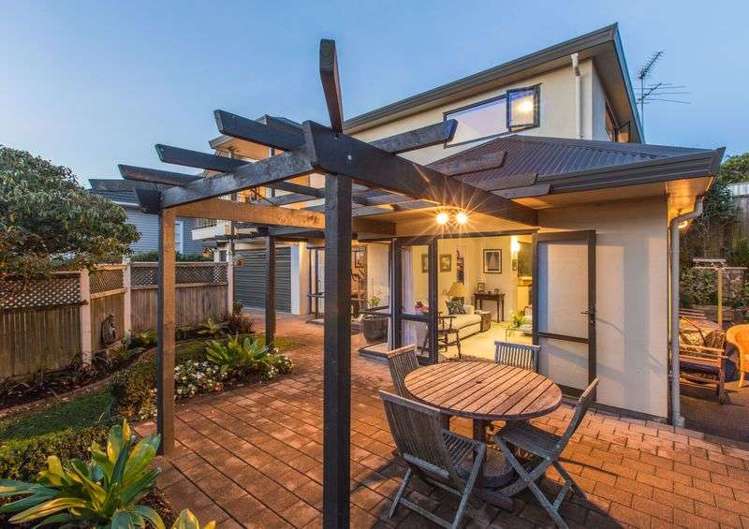 2/44 Fancourt Street_0