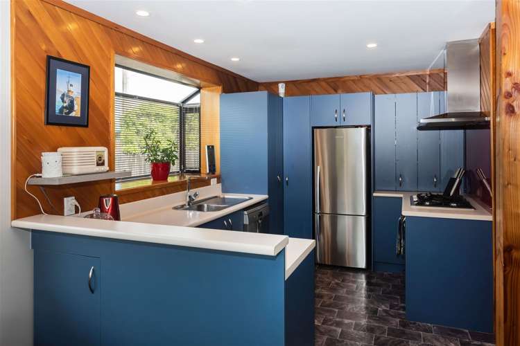 61 Maces Road Bromley_6