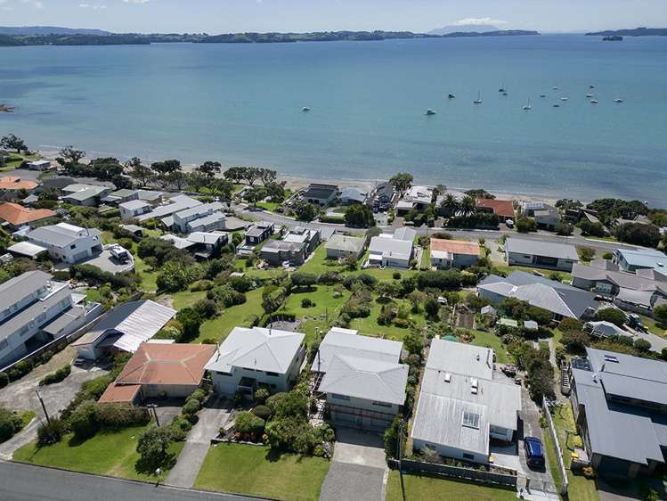 6 Deerness Crescent Algies Bay_18