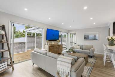 26 & 26a Mirrabooka Avenue_1