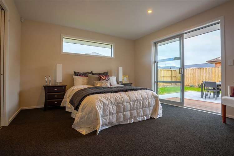 24 Oaks Drive Lincoln_16